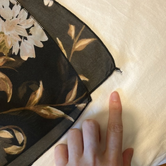 Le Château Black Floral Cover Up - Picture 7 of 8